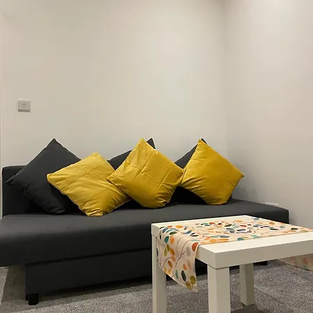 Newly Renovated Flat In Ashtead Appartement Buitenkant foto