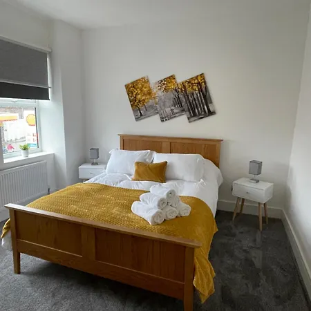 Newly Renovated Flat In Ashtead Appartement Buitenkant foto
